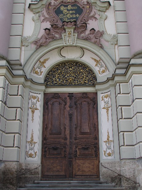Hauptportal der Basilika