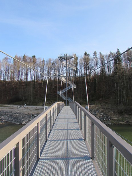 Hängebrücke und Aussichtsturm